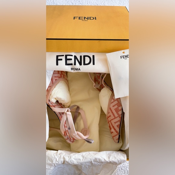 Authentic Fendi Women’s FF Jacquard Colibri Lite Slingback Pumps - Picture 14 of 16